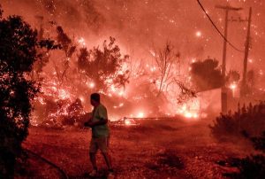 Φωτιά στην Κορινθία λόγω θερμών εργασιών μελισσοκομίας