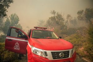 Σορός Αγνώστων Στοιχείων Εντοπίστηκε στη Λάρισα Κατά την Κατάσβεση Φωτιάς σε Αυτοκίνητο