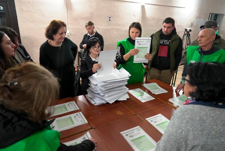 Εκλογικές αναταράξεις στη Γεωργία με νίκη του φιλορωσικού Γεωργιανού Ονείρου και αμφισβήτηση από την αντιπολίτευση